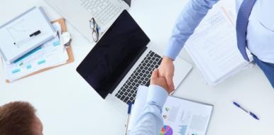Waarom het vertalen van contracten door experts moet gebeuren
